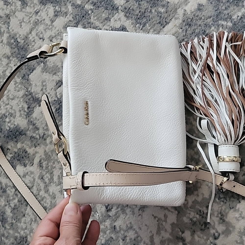 Calvin Klein Tan and White Crossbody Bag with Sleek Design - Picture 7 of 13